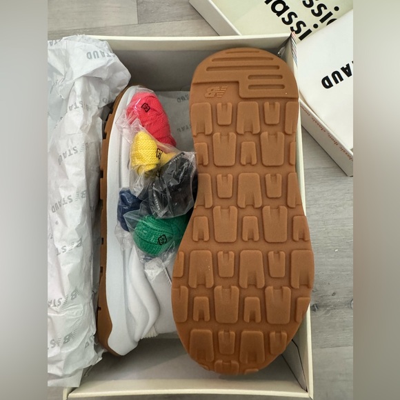 New Balance UNISEX 57/40 x STAUD - Mens 9/ Womens 10.5 - New in Box - Picture 10 of 11